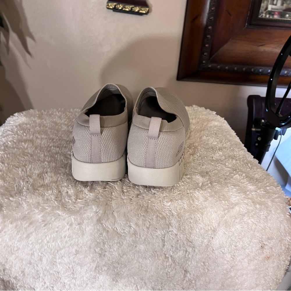Sketchers - Picture 4 of 5